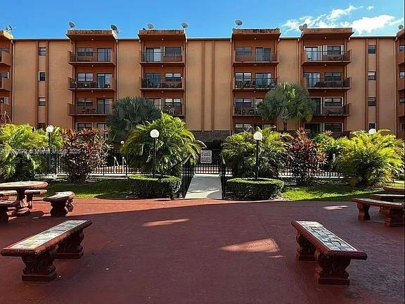 WESTLAND CONDO - Residential