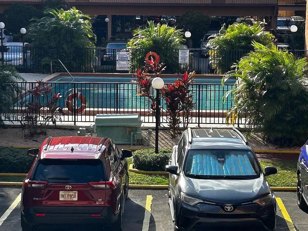 WESTLAND CONDO - Residential