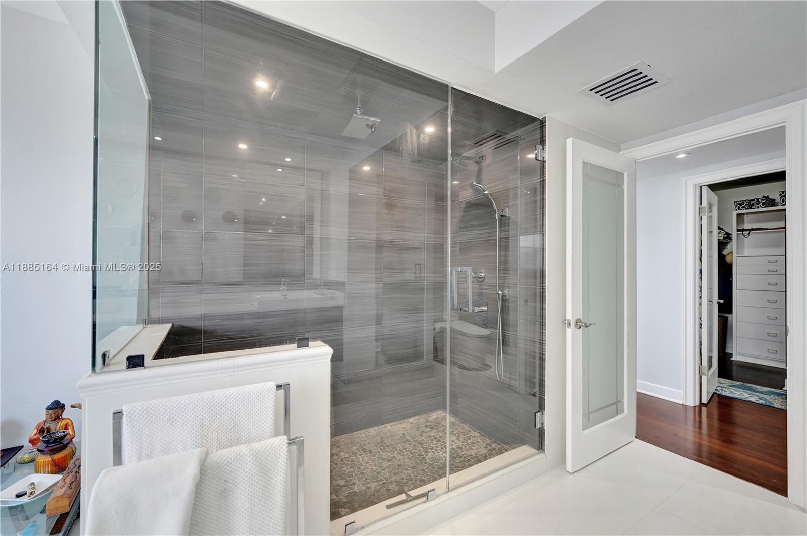 THE LANDMARK - Residential