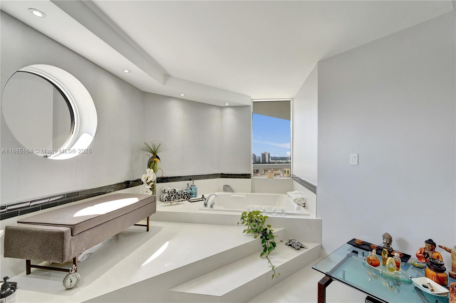 THE LANDMARK - Residential