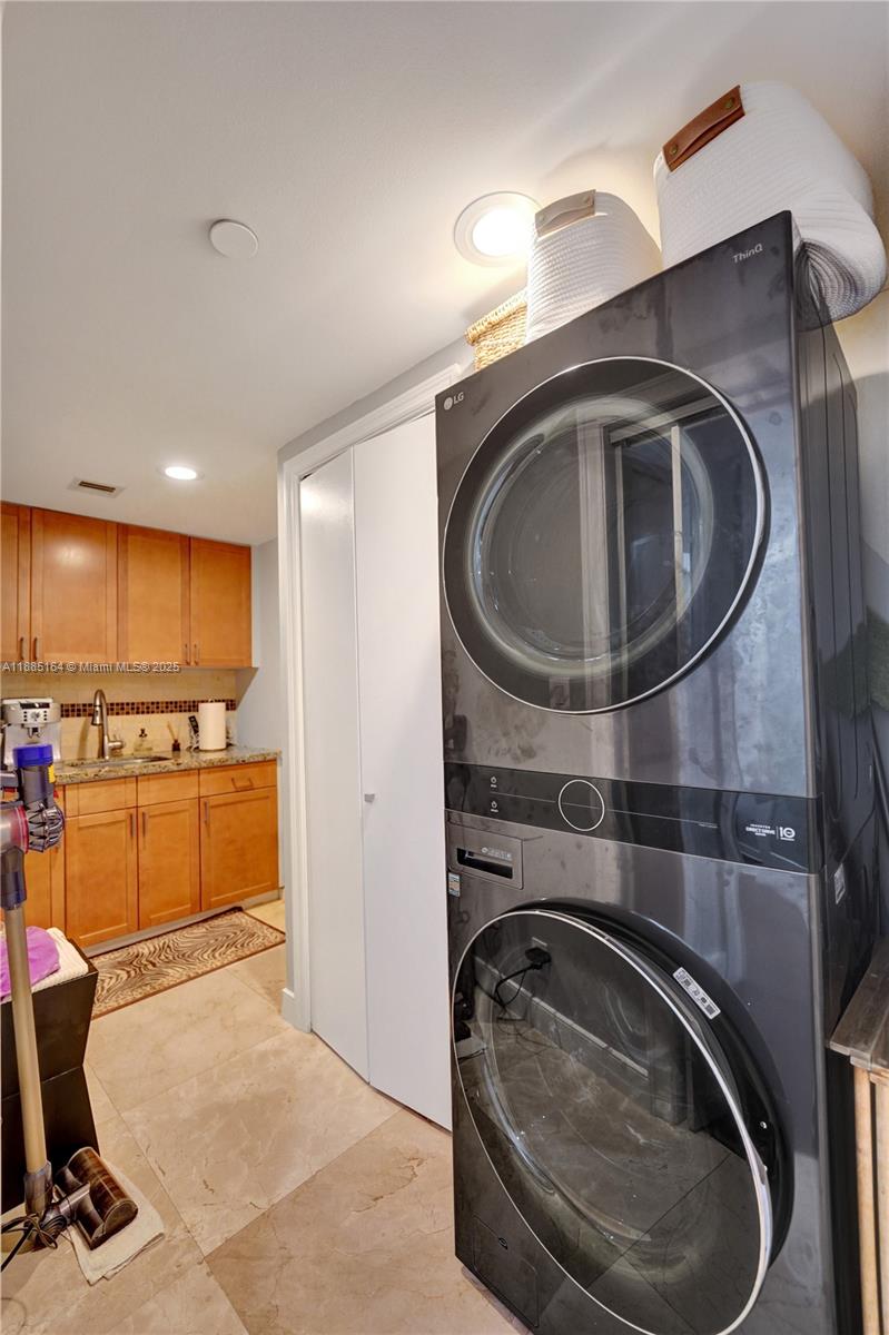 THE LANDMARK - Residential