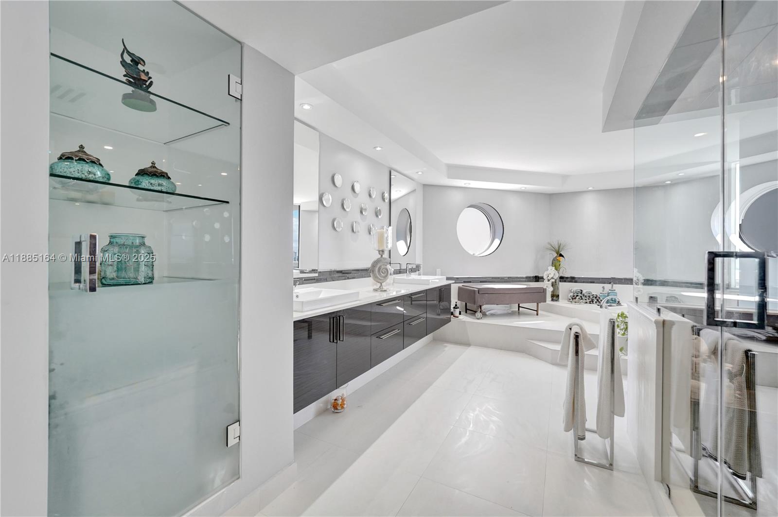 THE LANDMARK - Residential