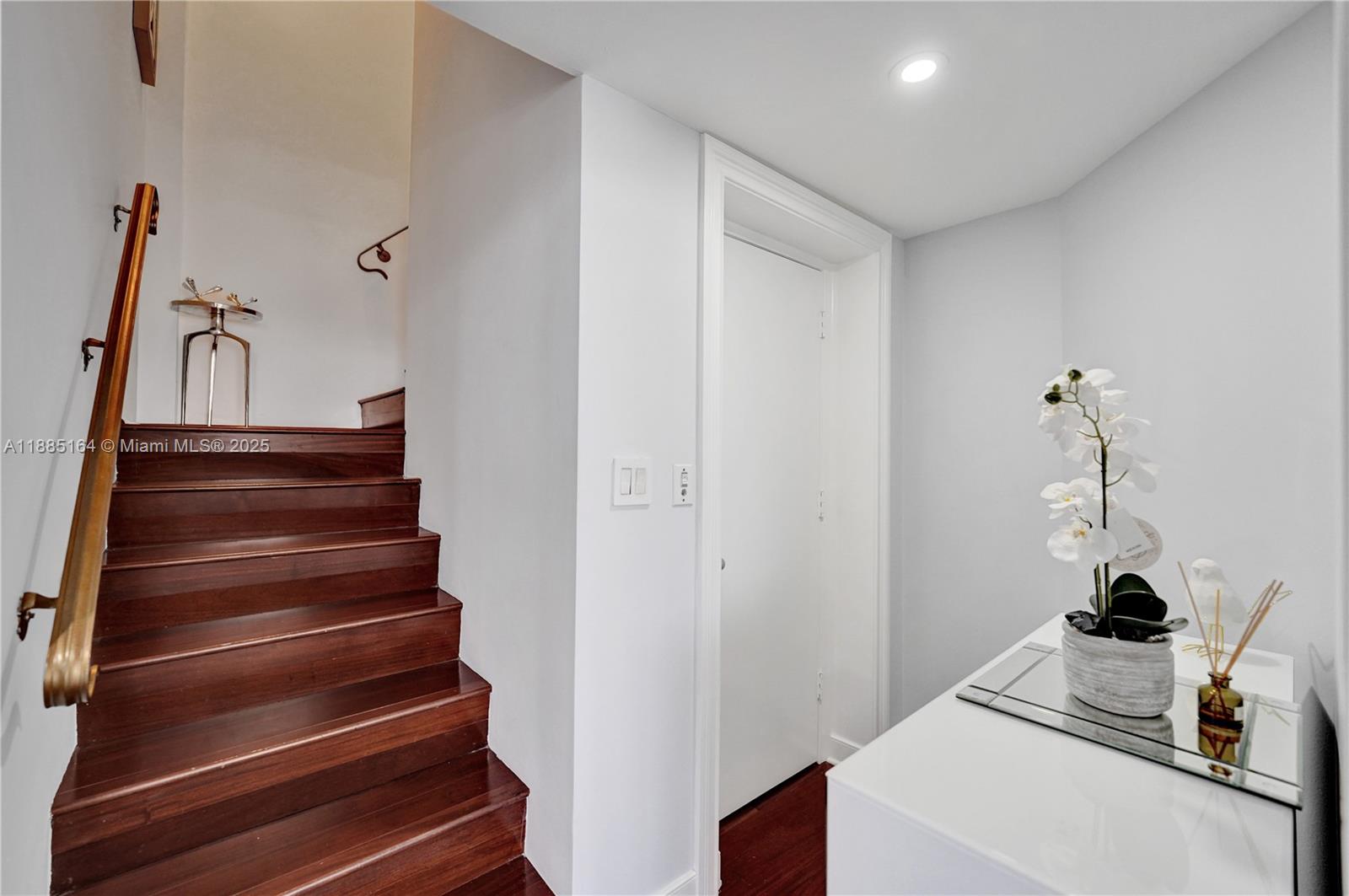 THE LANDMARK - Residential