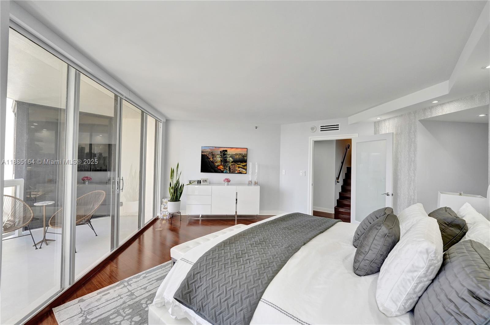 THE LANDMARK - Residential