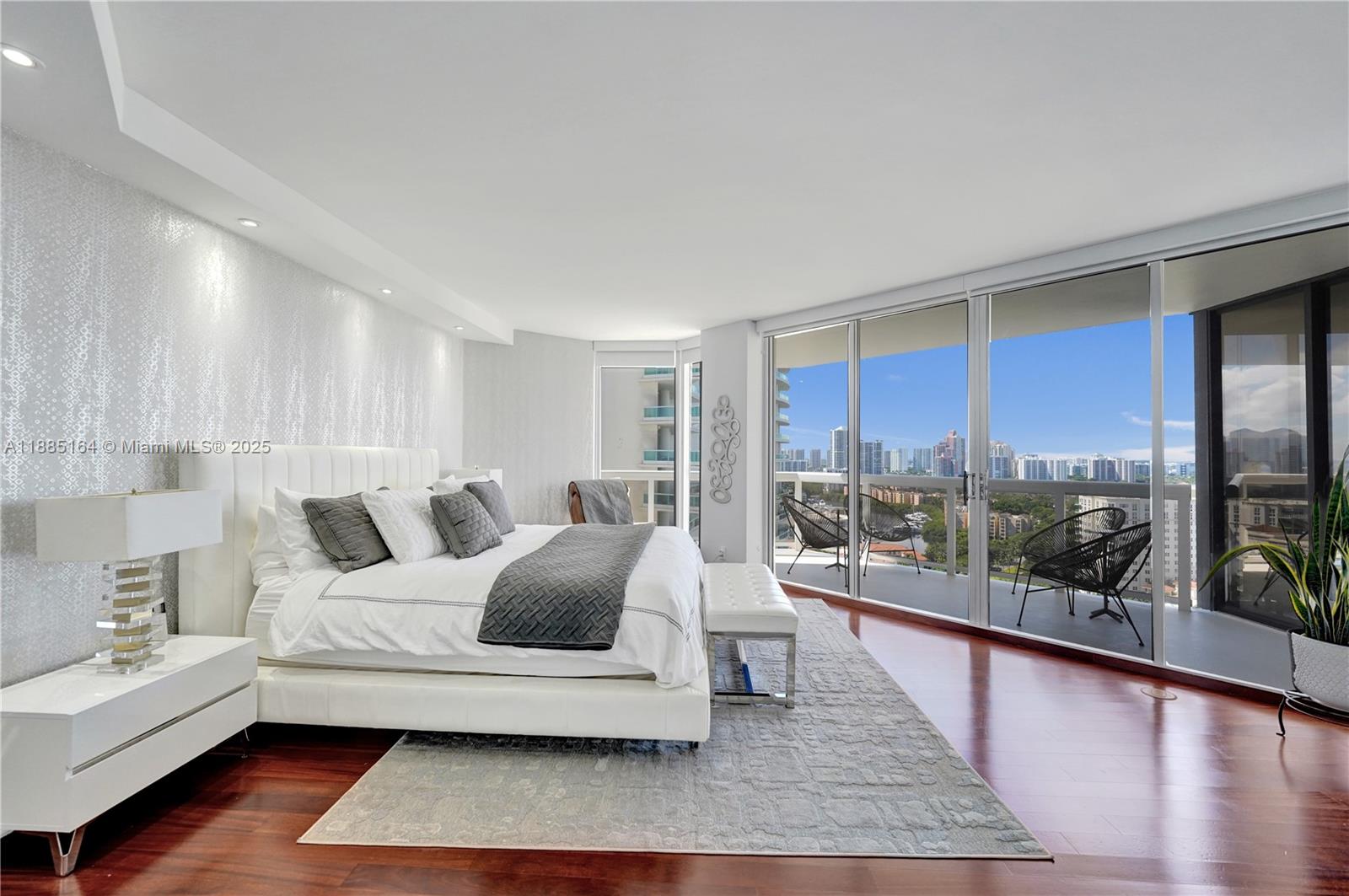 THE LANDMARK - Residential