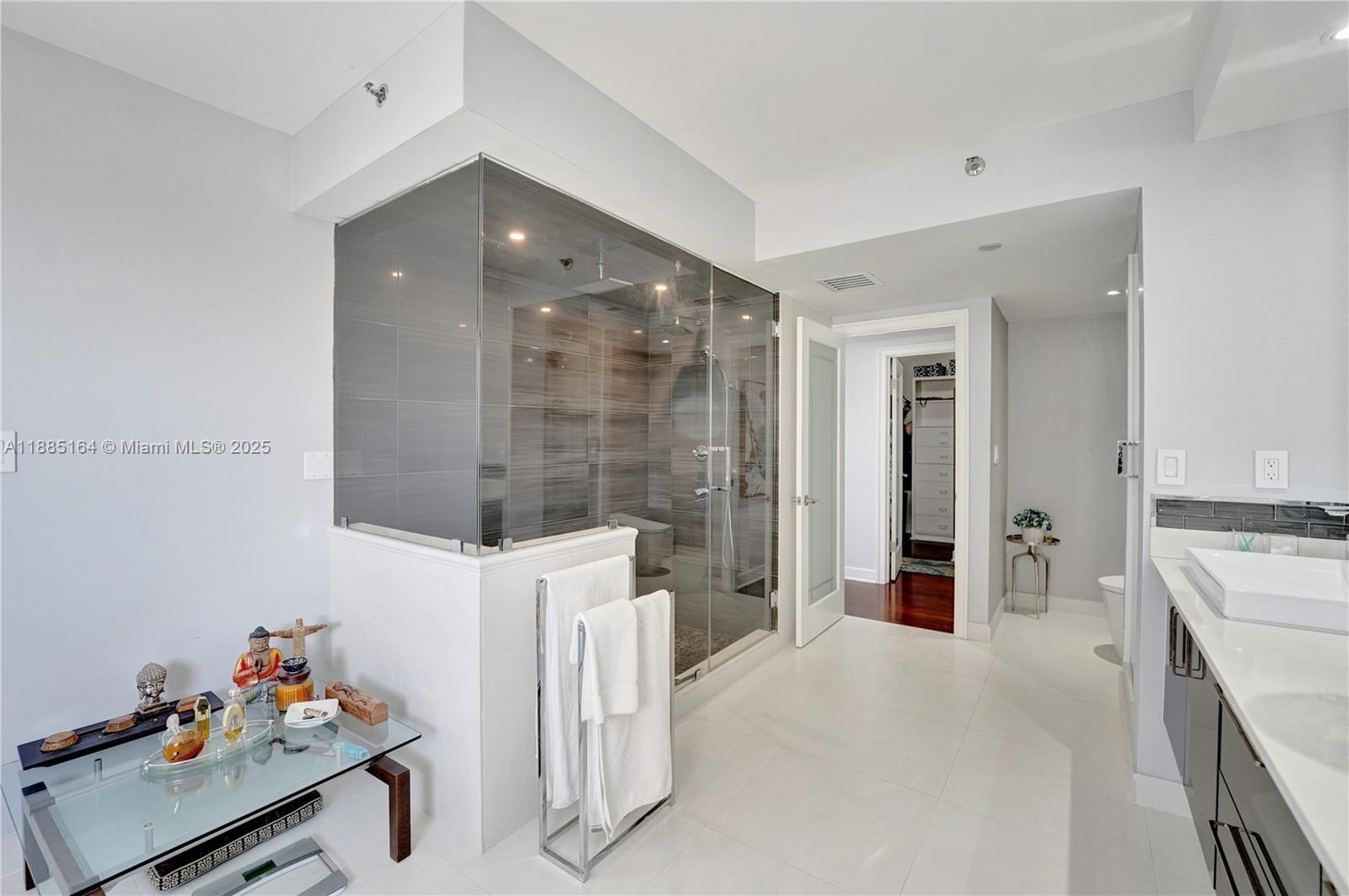 THE LANDMARK - Residential