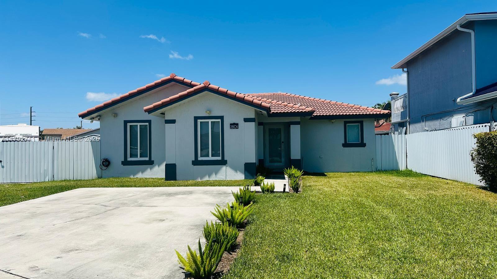 28104 Sw 135th Ave, Homestead, Miami-Dade County, Florida - 3 Bedrooms  
2 Bathrooms - 