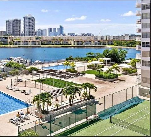 18041 Biscayne Blvd 1902 Aventura FL 33160