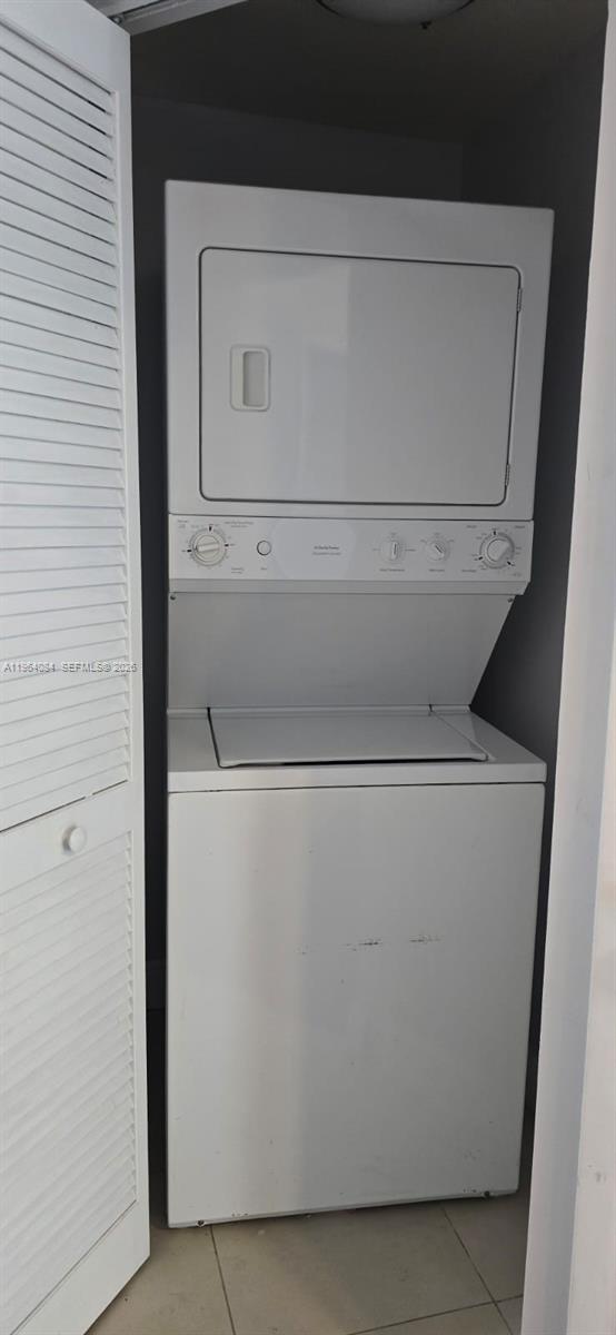 DOWNTOWN DADELAND CONDO N - Residential