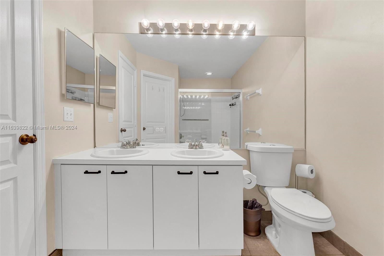 BANYAN OAKRIDGE COMMERCIA - Residential