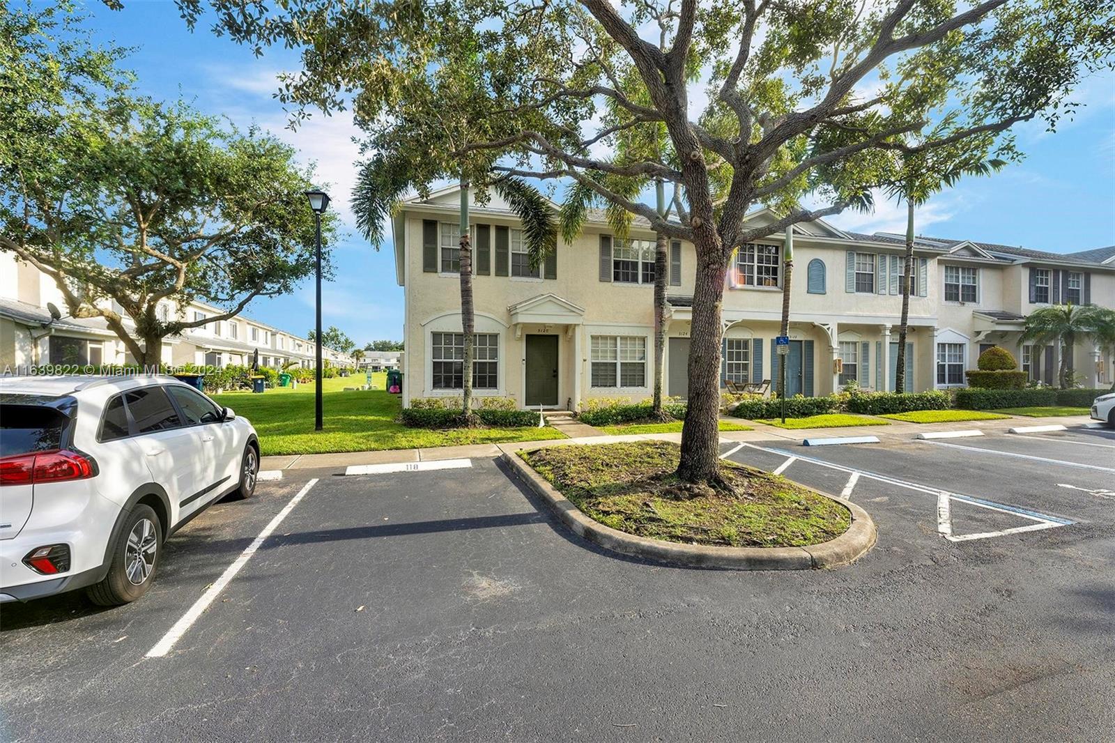 BANYAN OAKRIDGE COMMERCIA - Residential