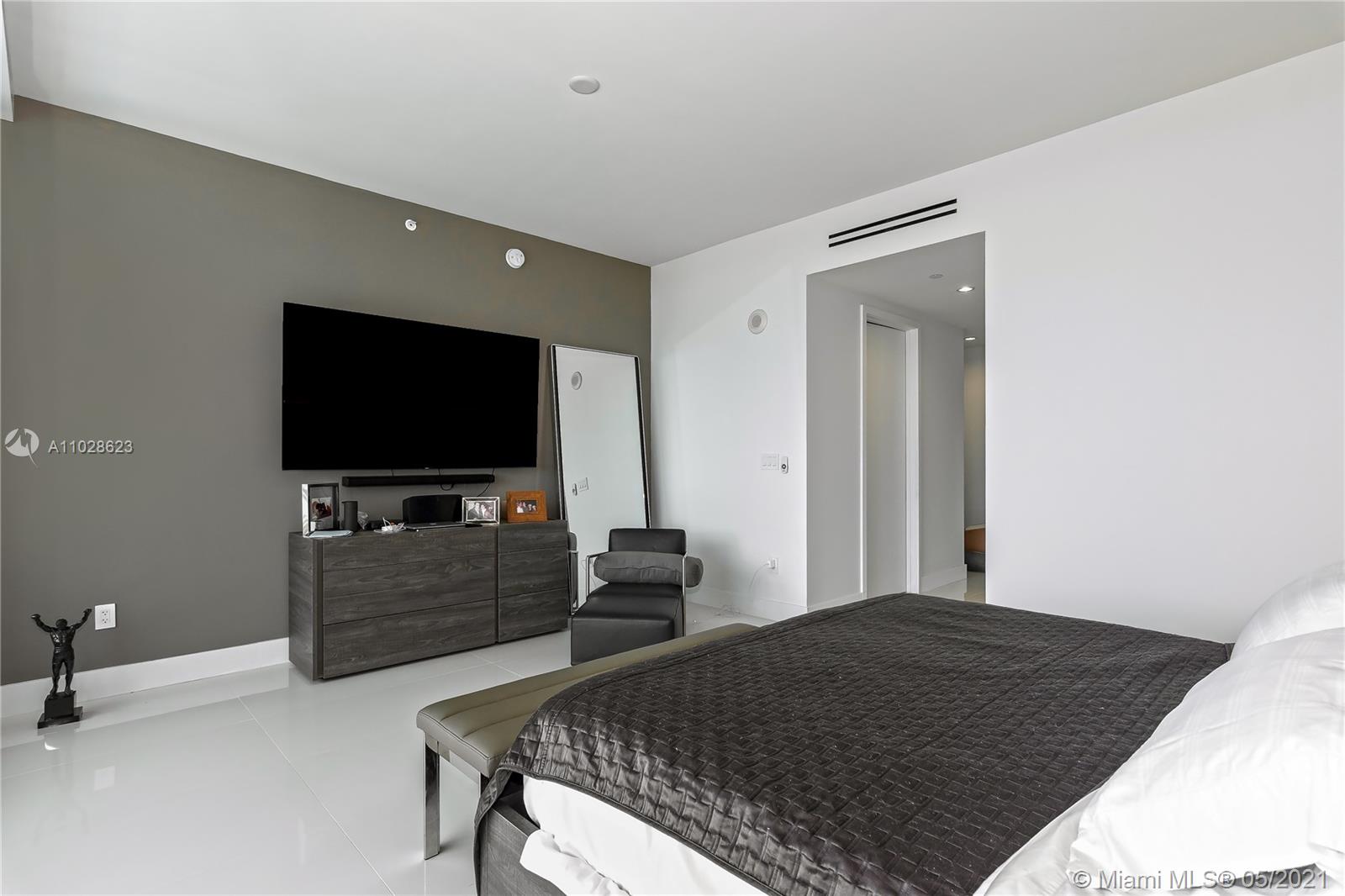 OCEANA BAL HARBOUR CONDO - Residential