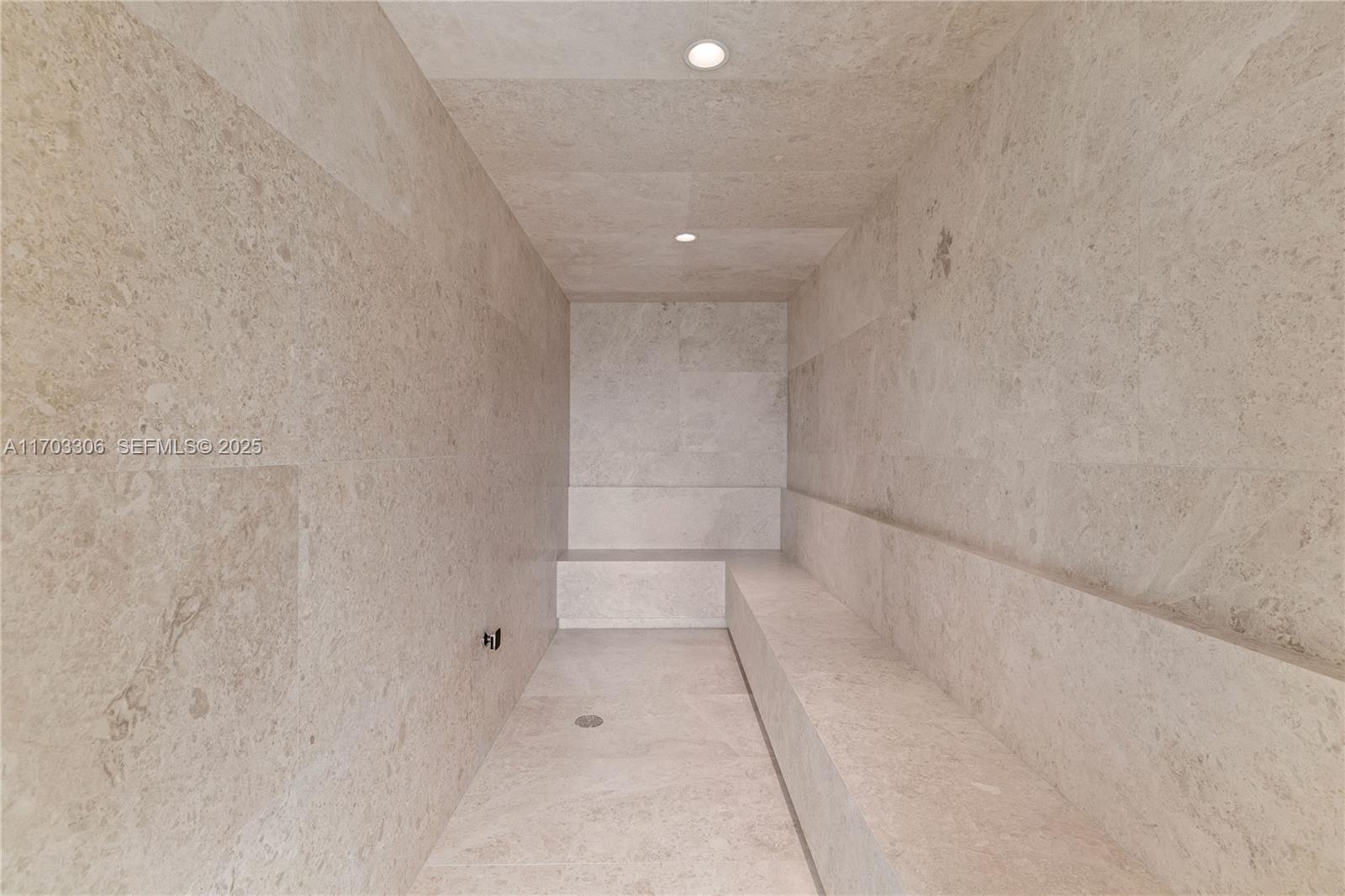 LINDISFARNE ON FISHER ISL - Residential