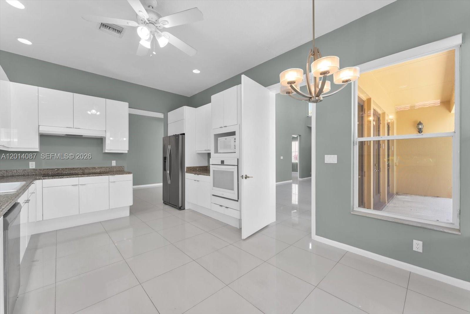 ISLAND WAY - Residential