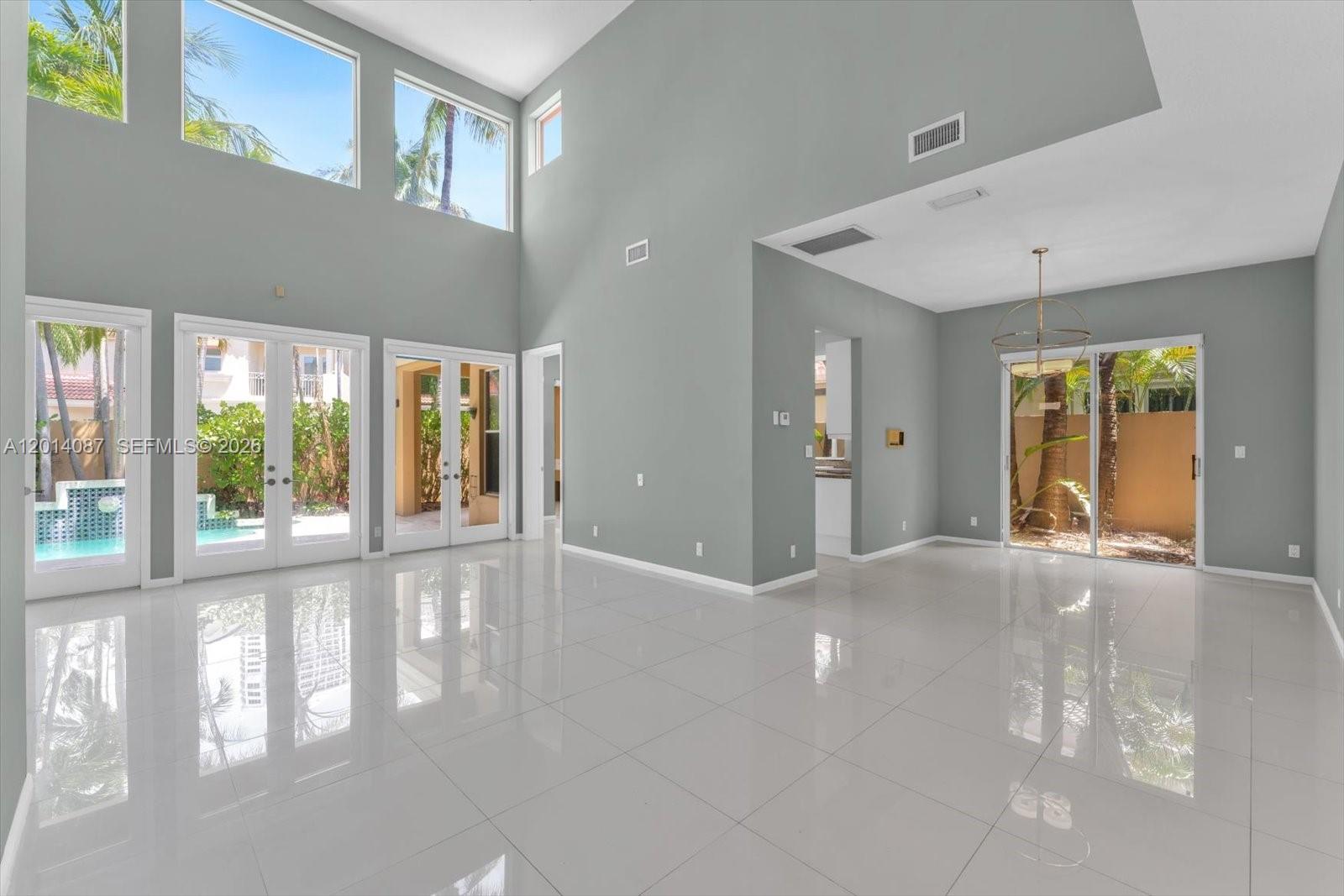 ISLAND WAY - Residential