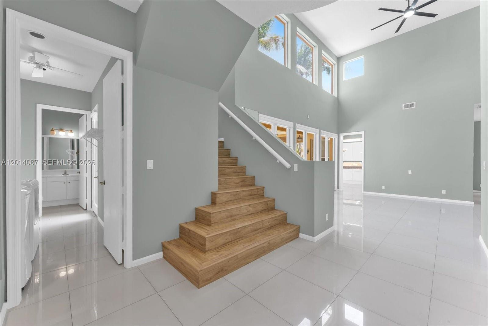 ISLAND WAY - Residential