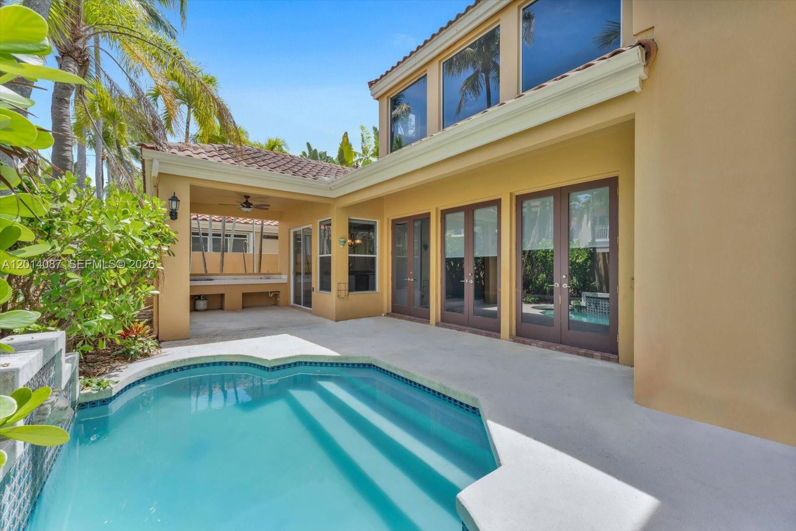 ISLAND WAY - Residential