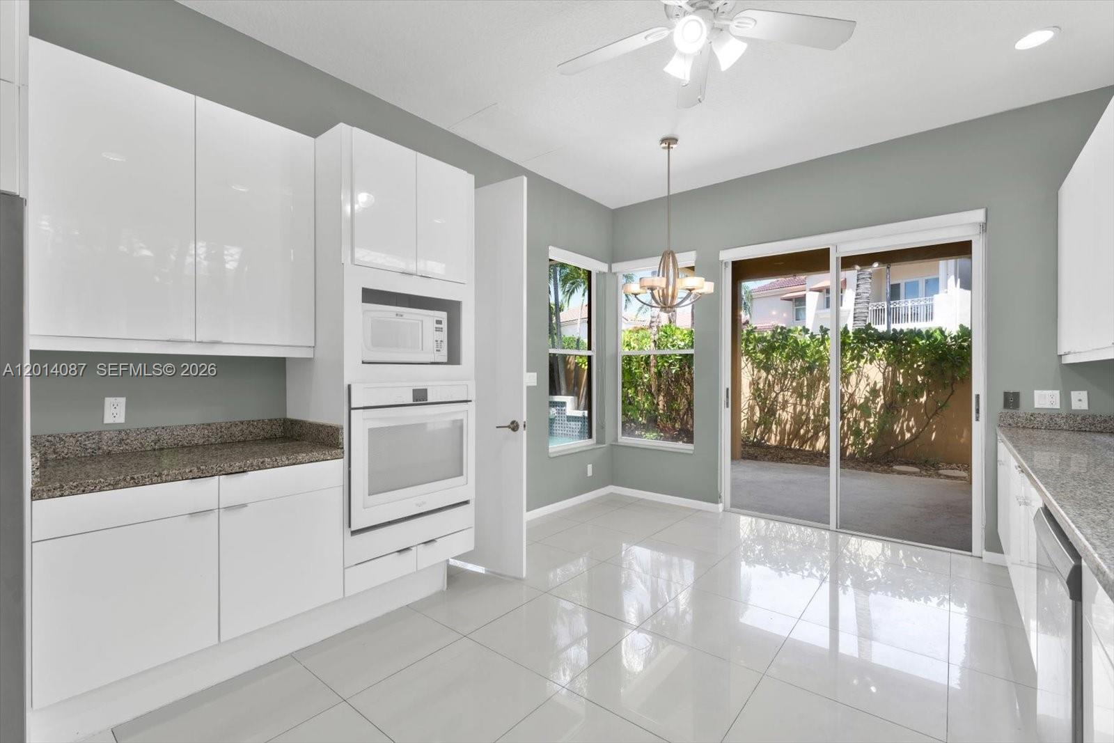 ISLAND WAY - Residential