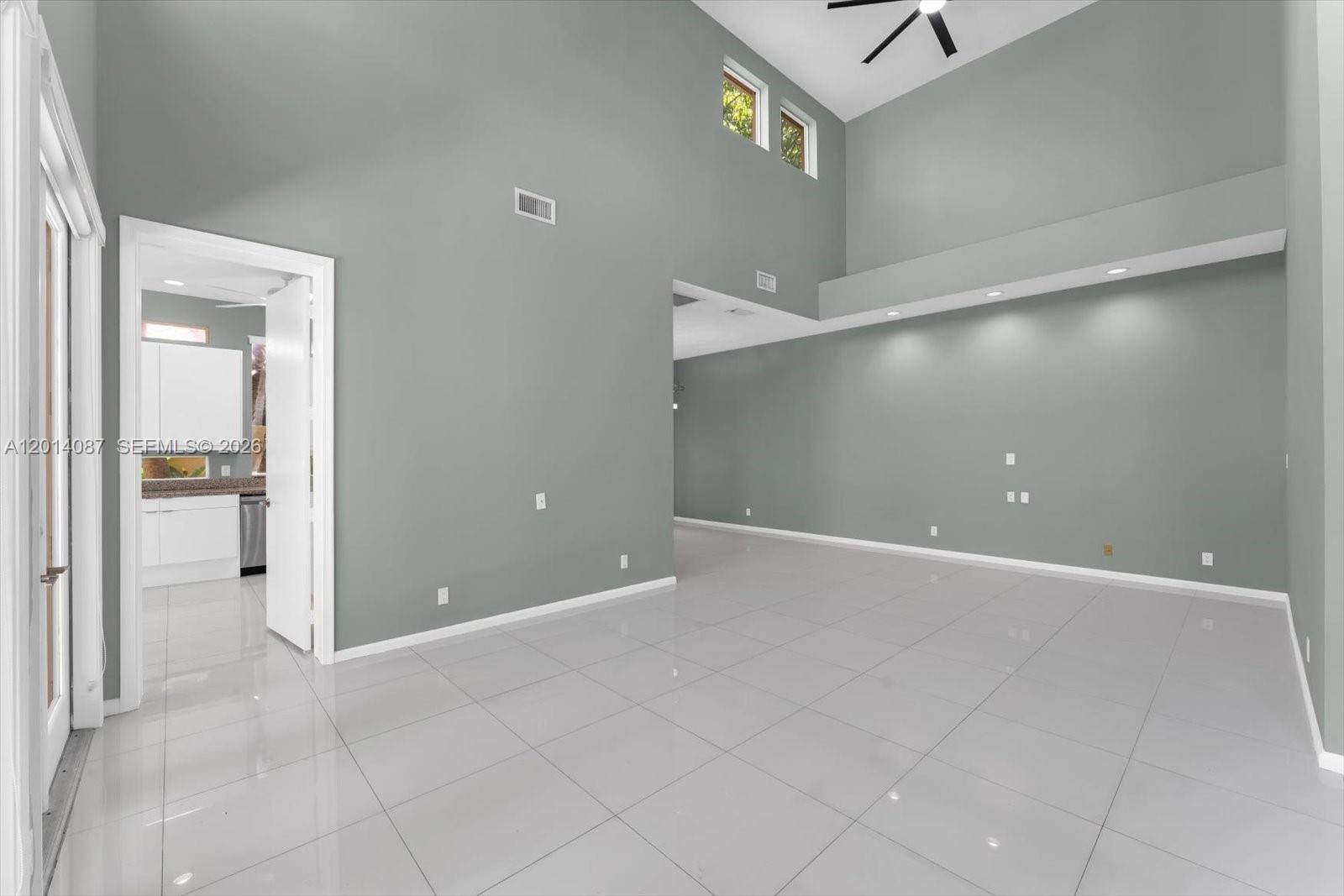 ISLAND WAY - Residential