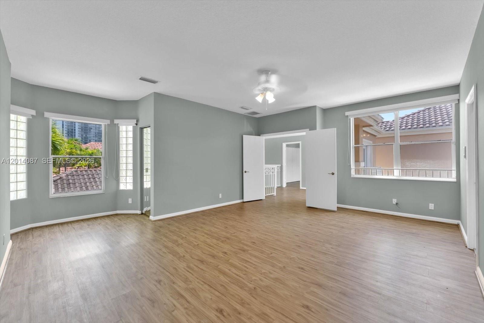 ISLAND WAY - Residential