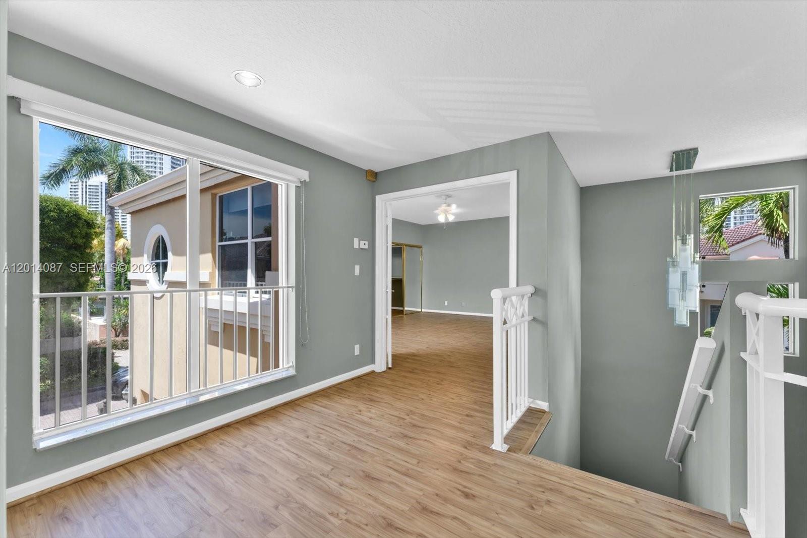 ISLAND WAY - Residential
