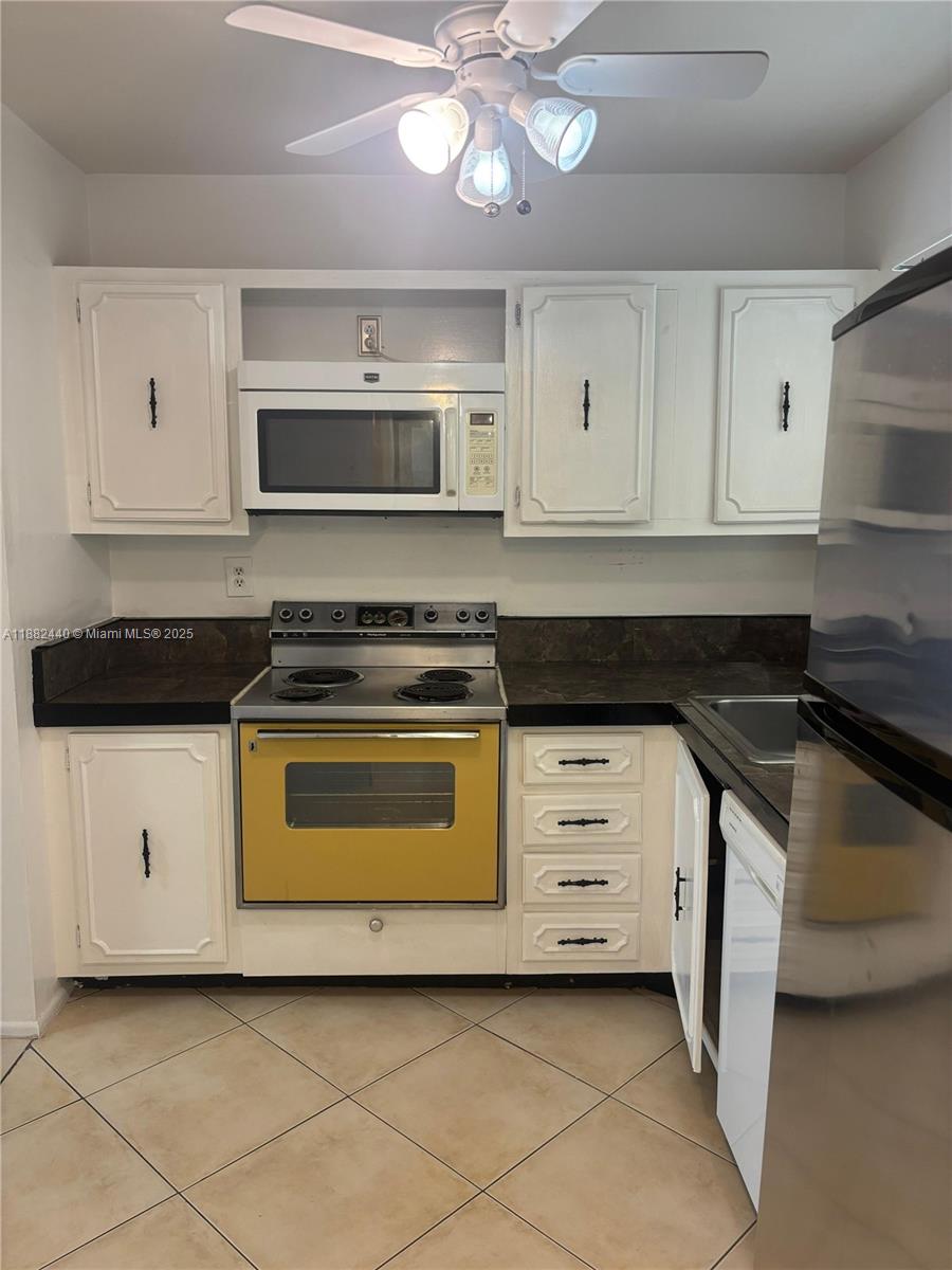 QUAIL RUN OF SUNRISE - Residential Lease