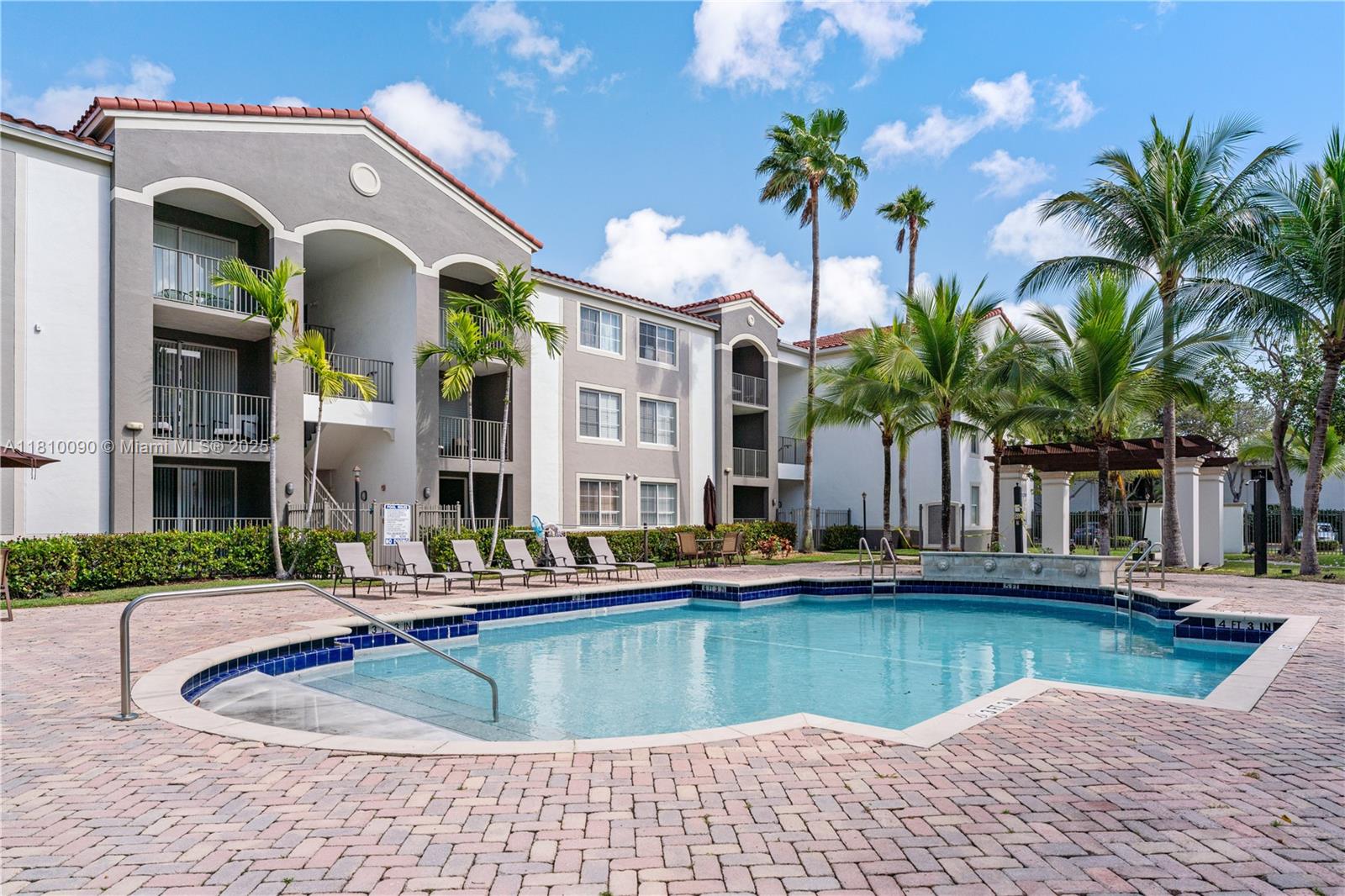 6851 Sw 44th St 109, Miami, Broward County, Florida - 2 Bedrooms  
2 Bathrooms - 