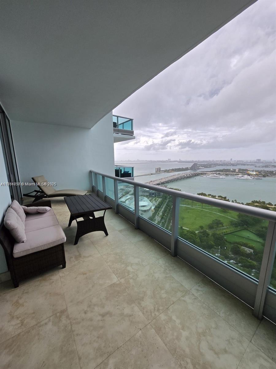 900 BISCAYNE BAY CONDO - Residential