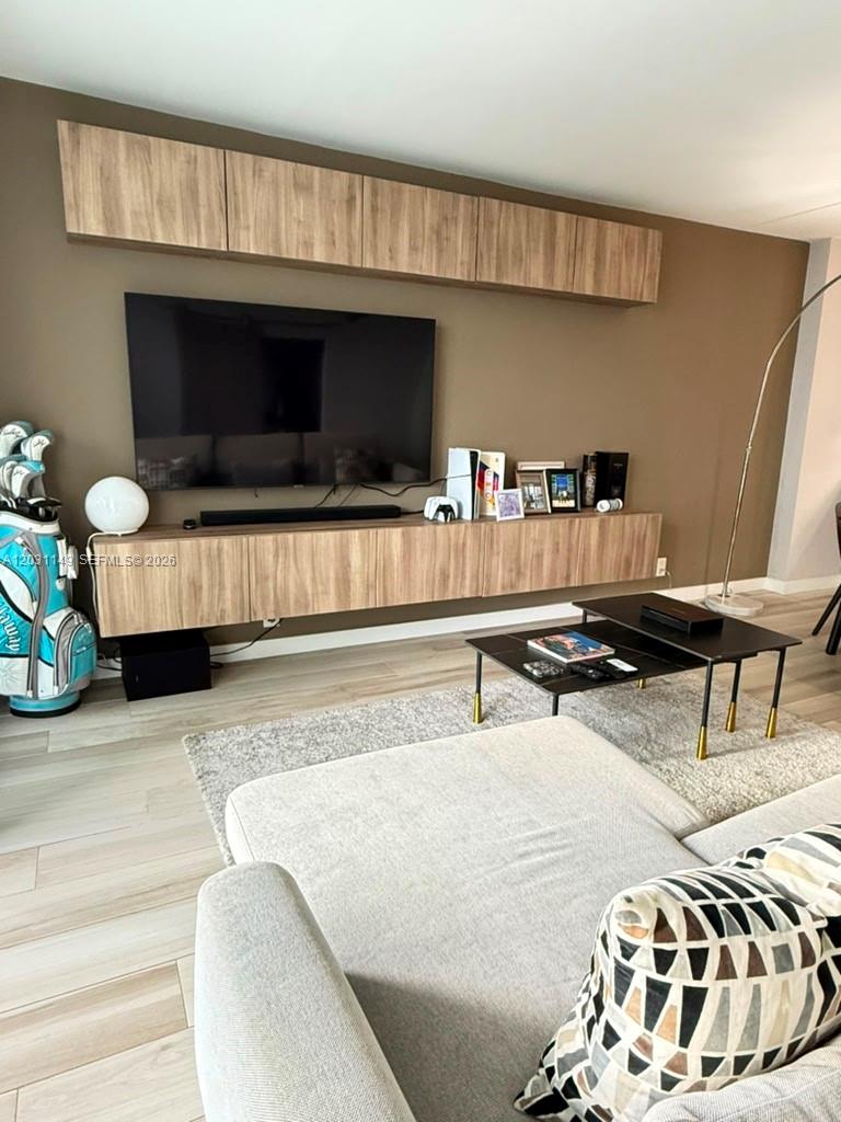 100 Bayview Dr 912