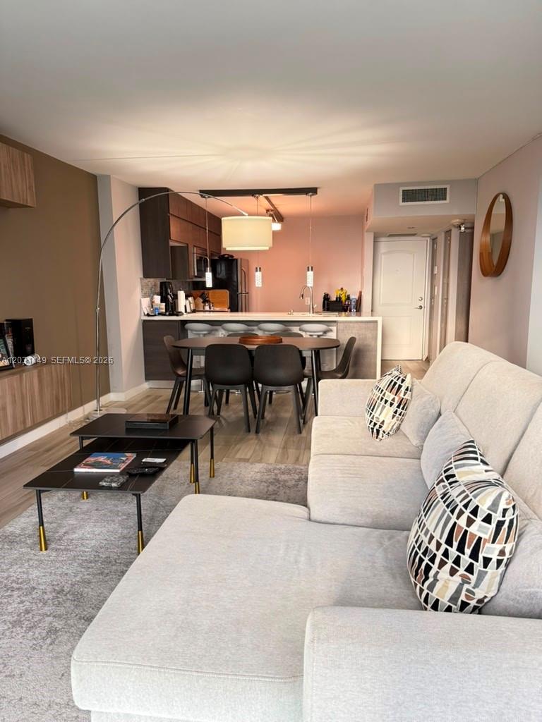 100 Bayview Dr 912