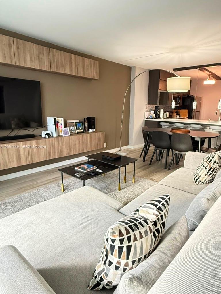 100 Bayview Dr 912