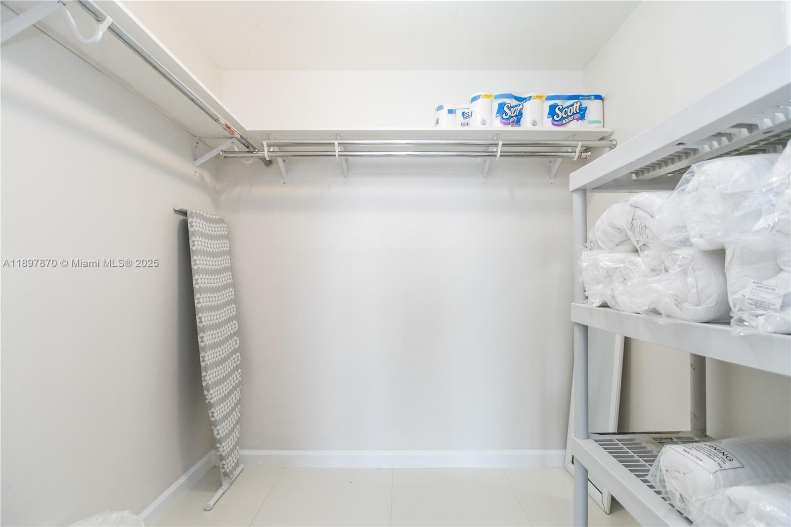 ICON BRICKELL CONDO NO 3 - Residential Lease