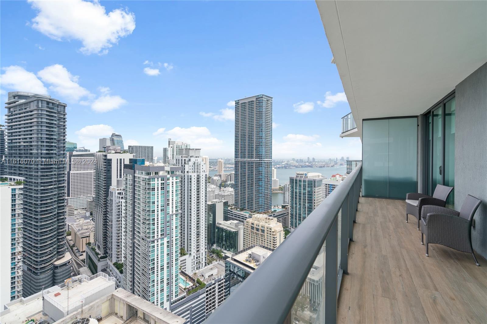 SLS BRICKELL - Residential