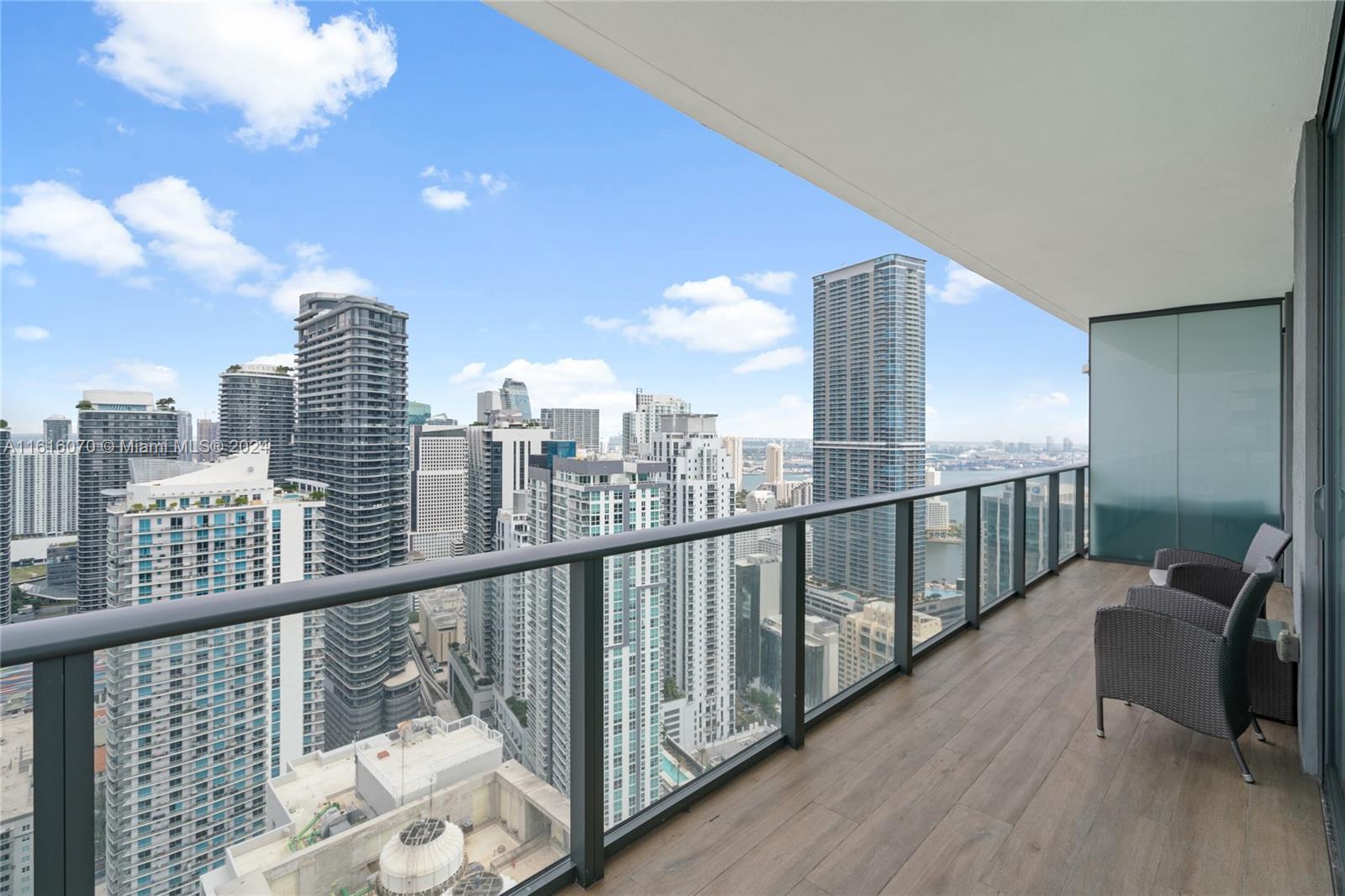 SLS BRICKELL - Residential