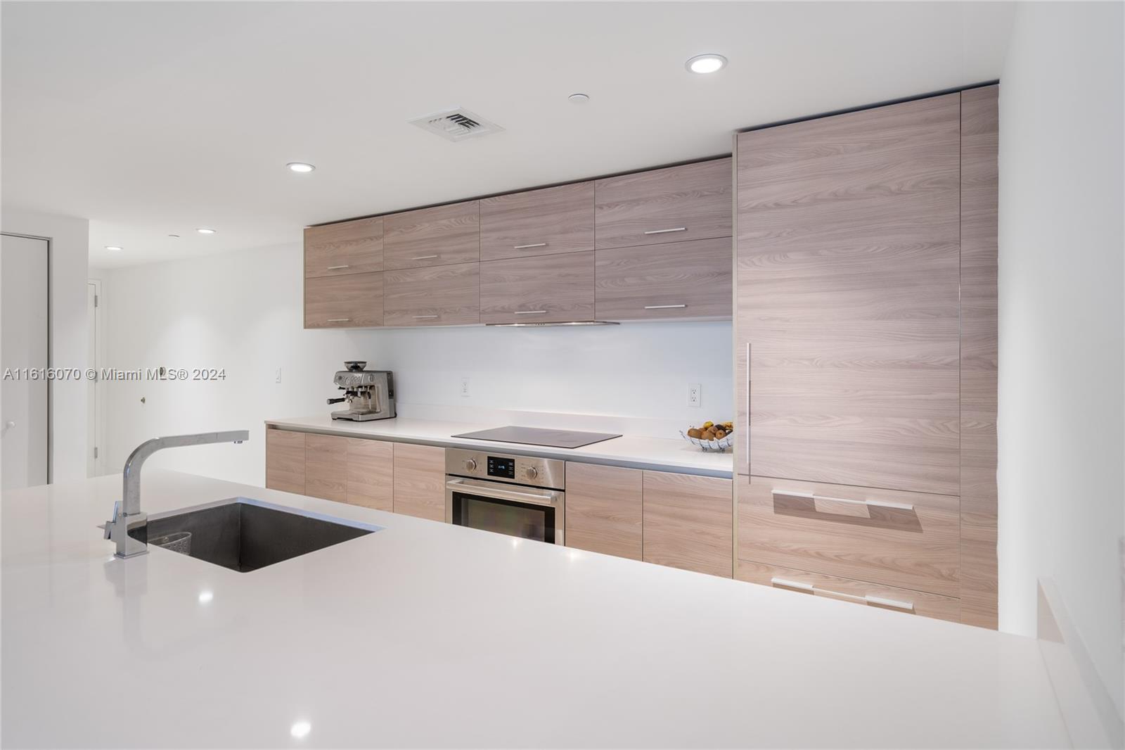 SLS BRICKELL - Residential