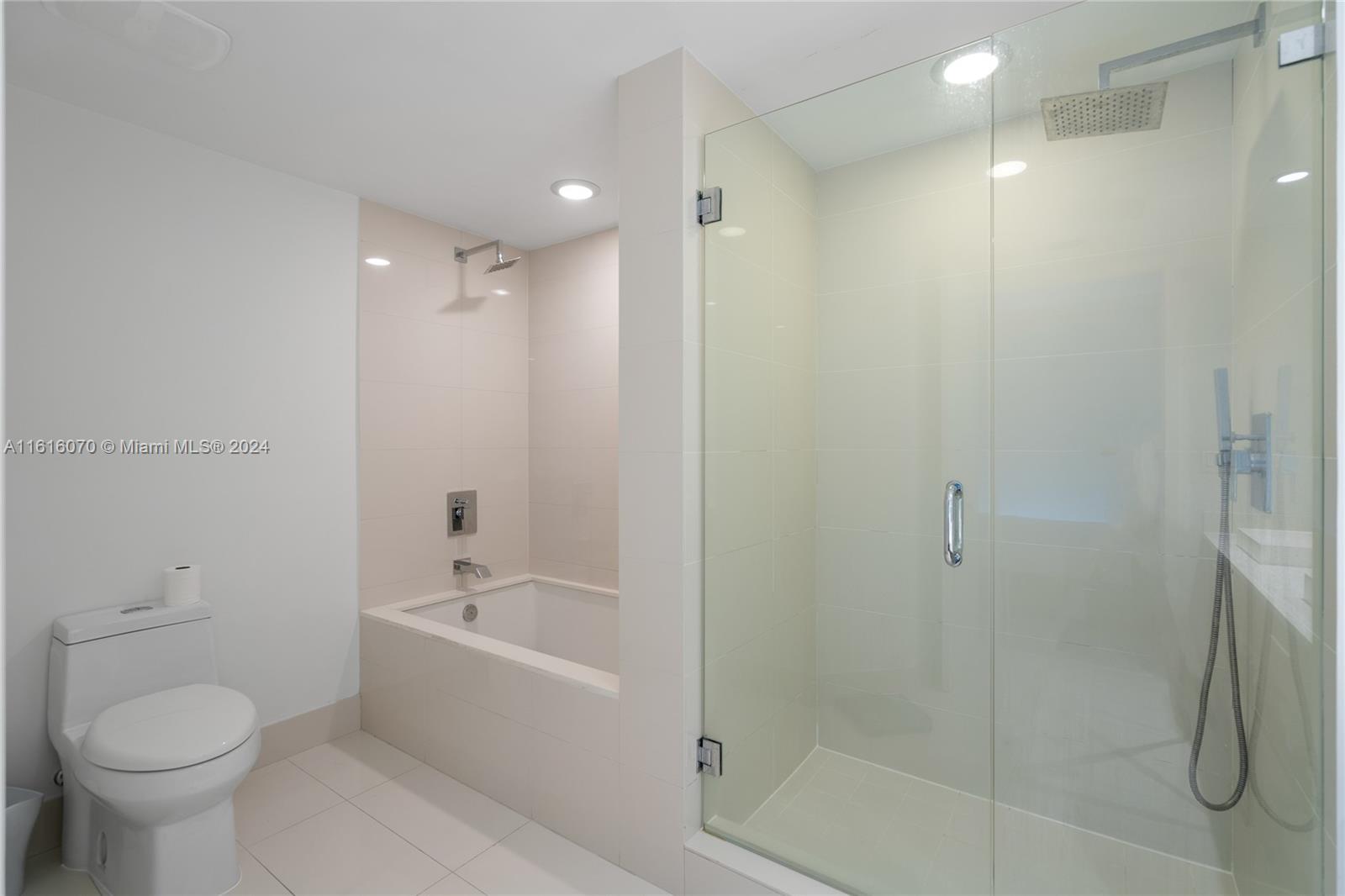 SLS BRICKELL - Residential