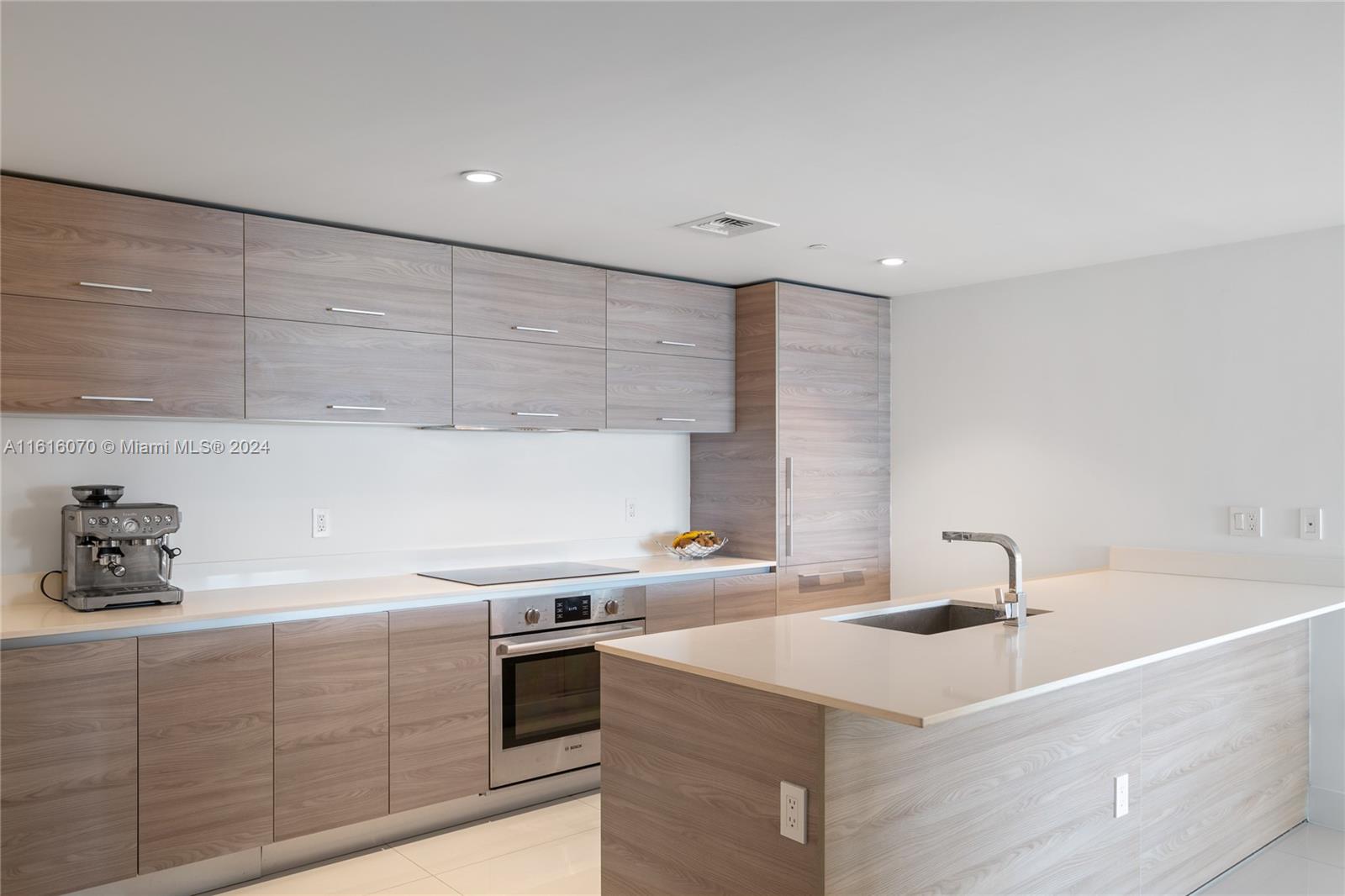 SLS BRICKELL - Residential