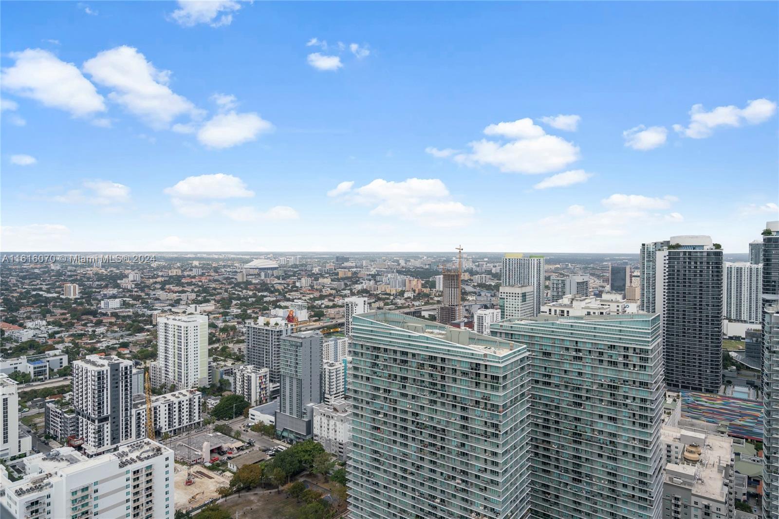 SLS BRICKELL - Residential