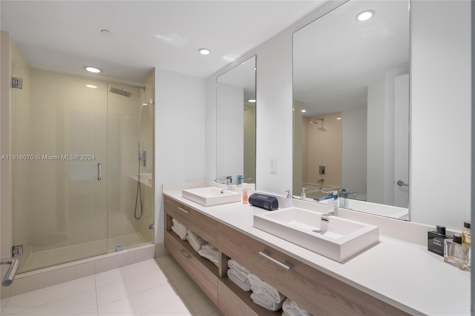 SLS BRICKELL - Residential