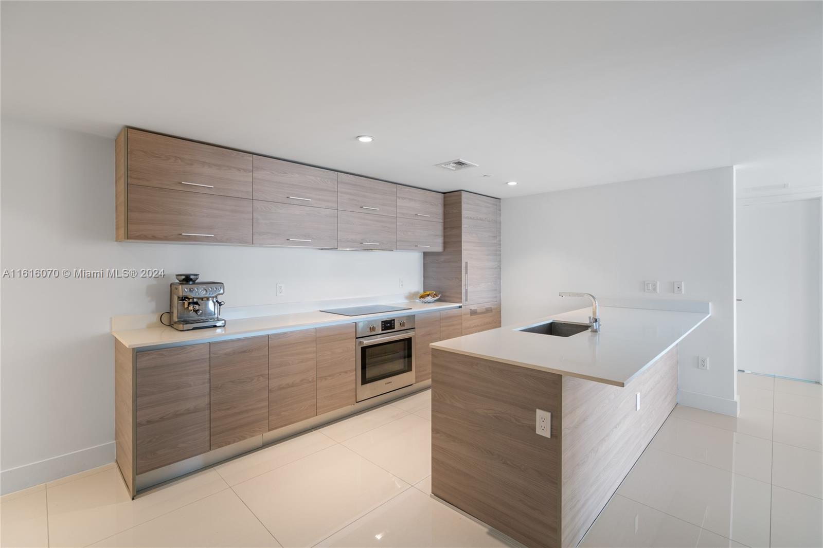 SLS BRICKELL - Residential