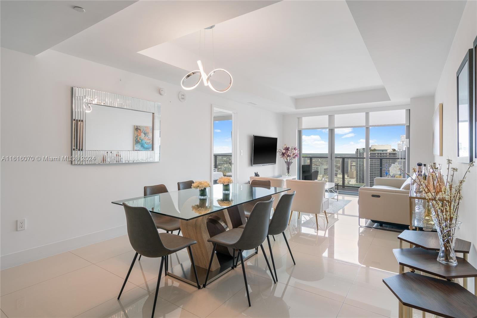 SLS BRICKELL - Residential