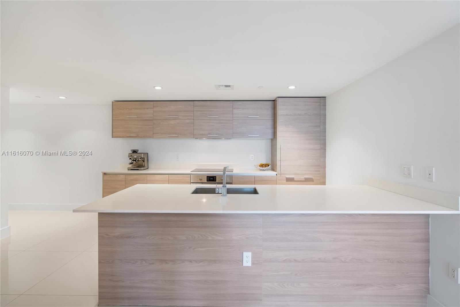 SLS BRICKELL - Residential