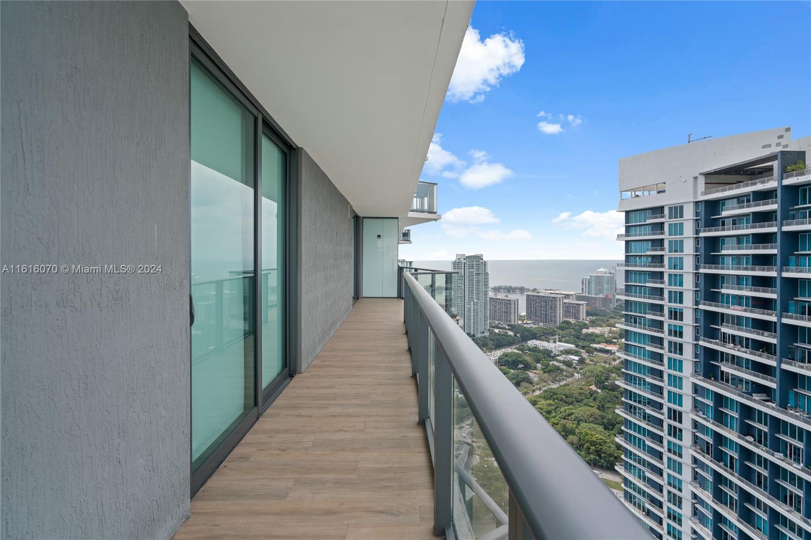 SLS BRICKELL - Residential