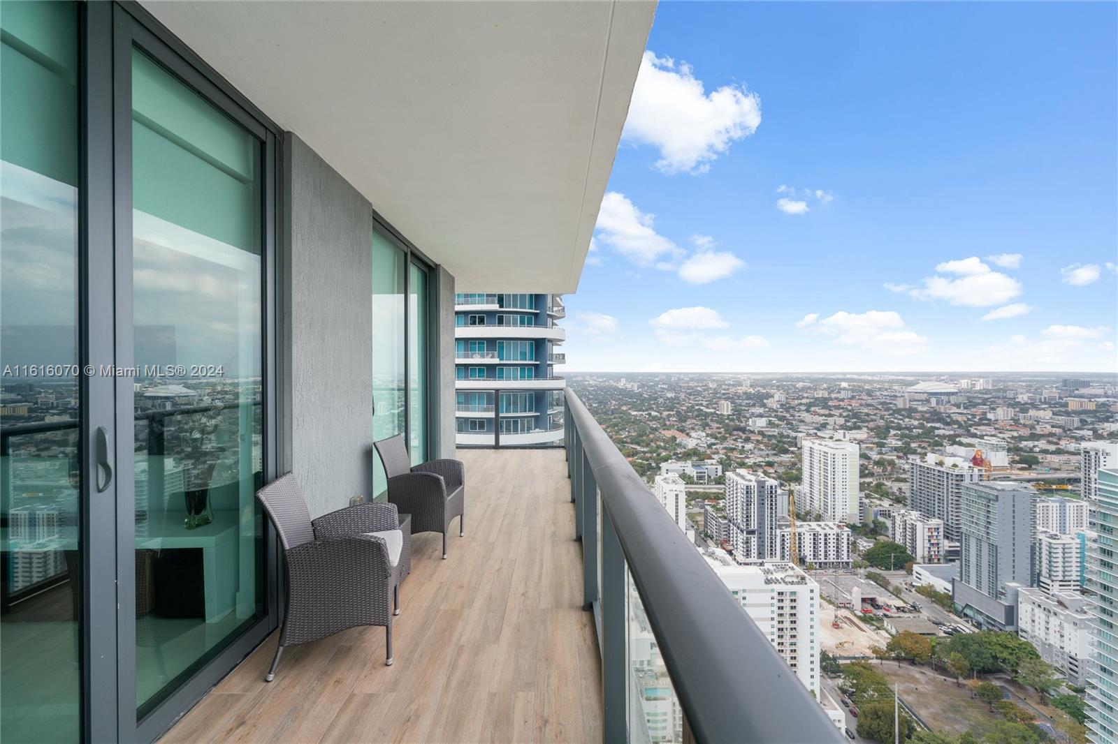 SLS BRICKELL - Residential