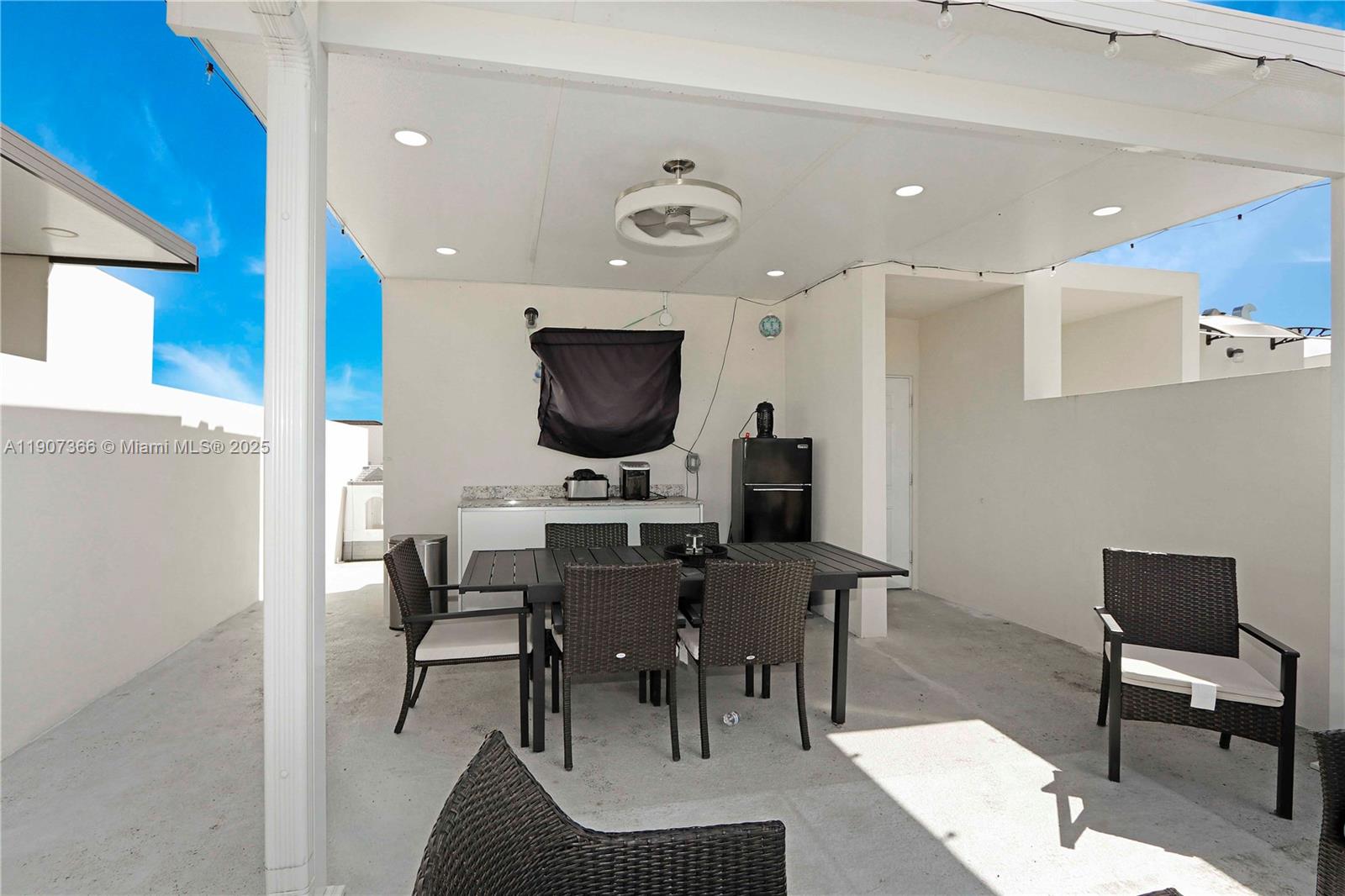 PARADISE ONE - Residential