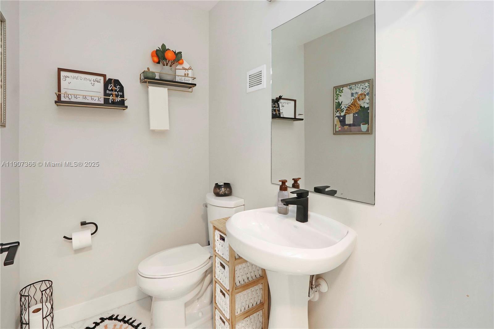 PARADISE ONE - Residential