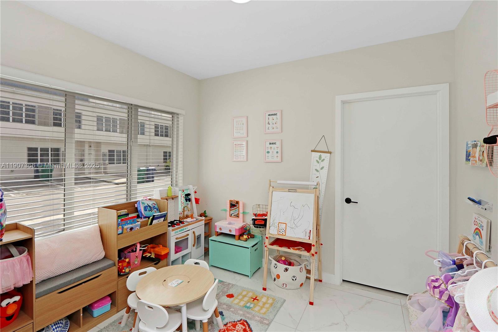 PARADISE ONE - Residential