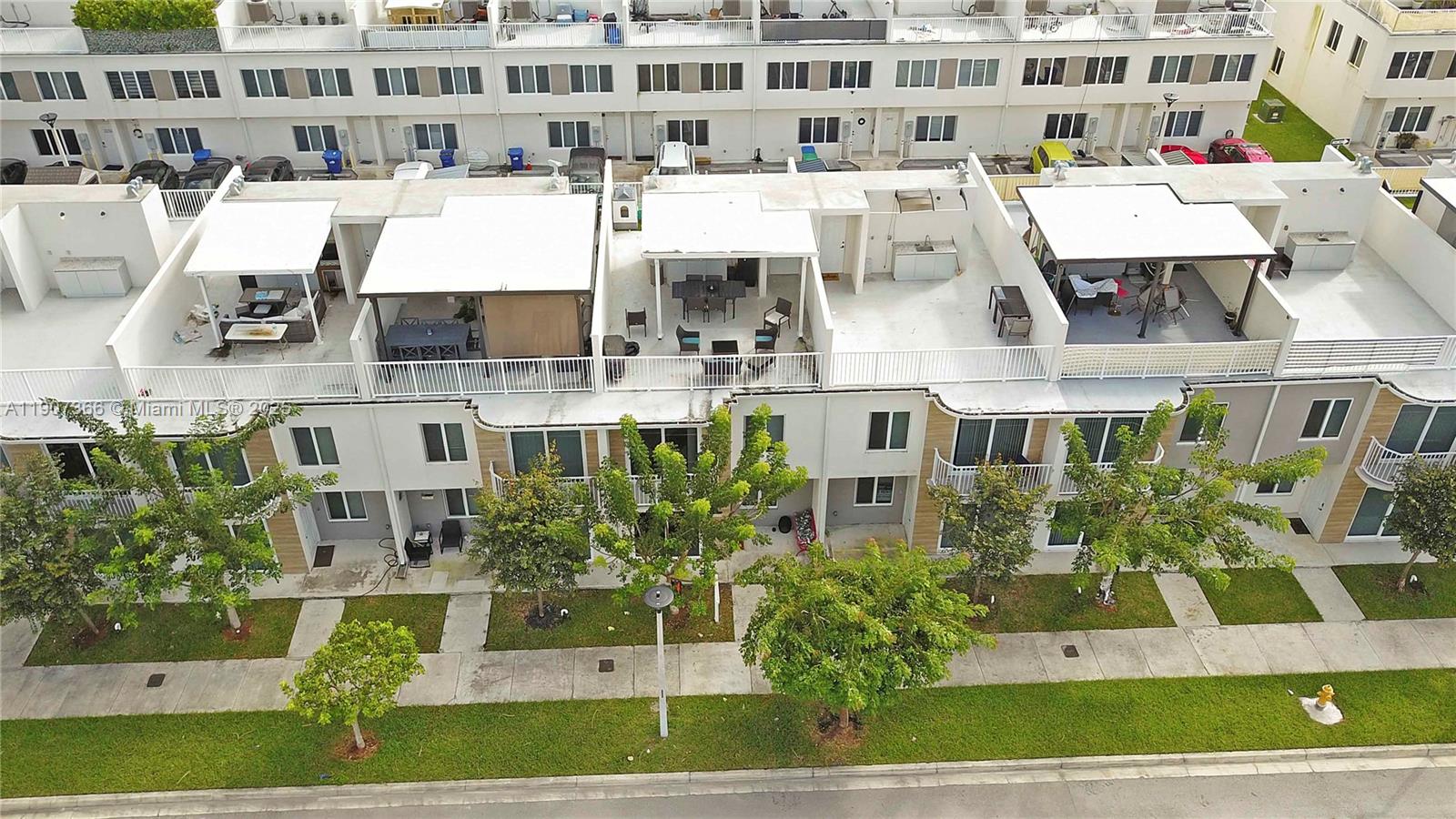 PARADISE ONE - Residential