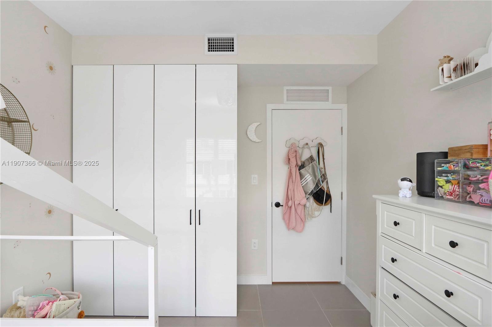 PARADISE ONE - Residential