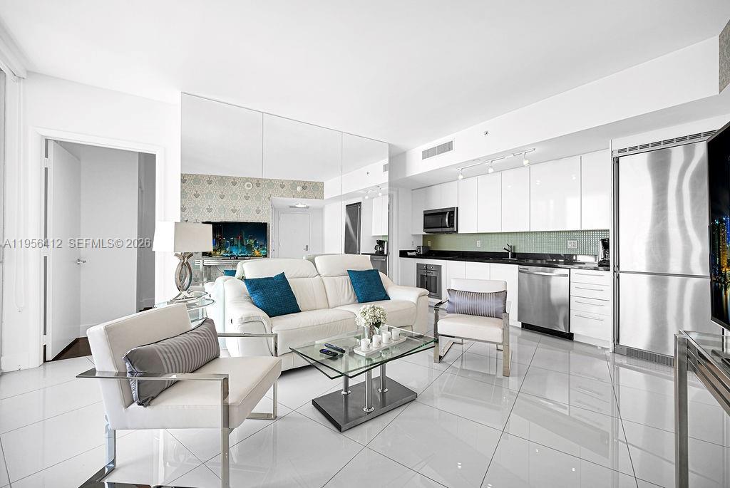 MINT CONDO - Residential